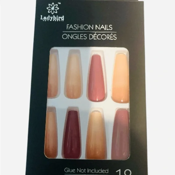 🌷🤍💎Ladybird Fashion Nails Set - Picture 7 of 7